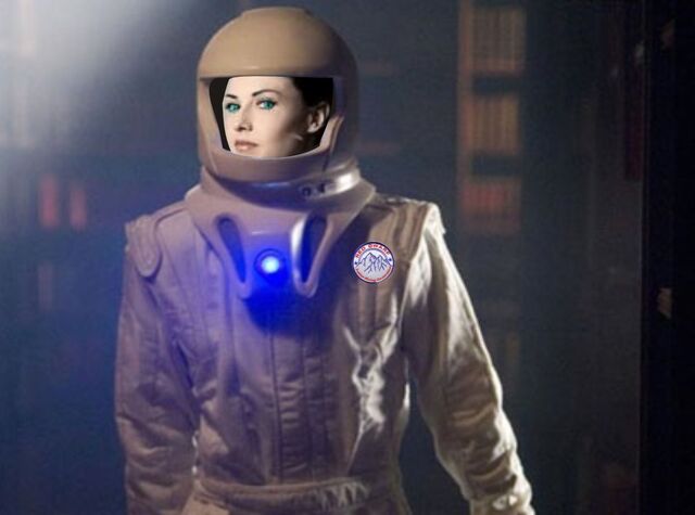 File:Evelina in space suit.jpg
