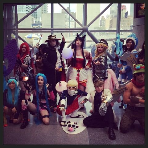 File:NYCC-2014 WikiaLive 0030.jpg