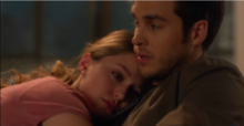 Mon-El conforta Kara após a traição de Jeremiah.png