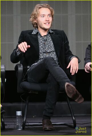 File:Adelaide-toby-torrance-tca-press-day-03.jpg
