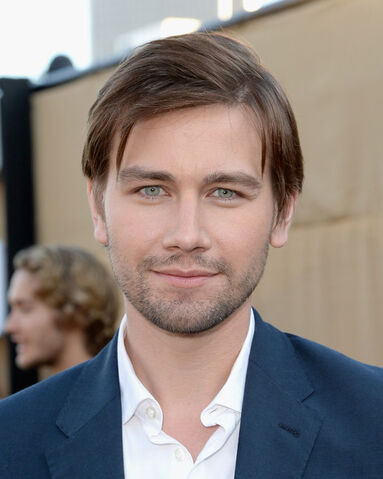 File:Torrance+Coombs+CW+CBS+Showtime+2013+Summer+j3epD5VJlEdl.jpg