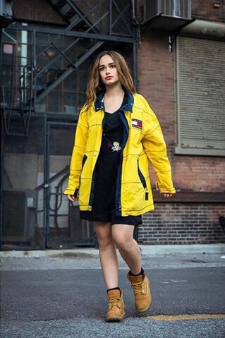 File:Rosewilliams2016photoshoot3.jpg