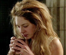 Olivia-reign-the-darkness-cw