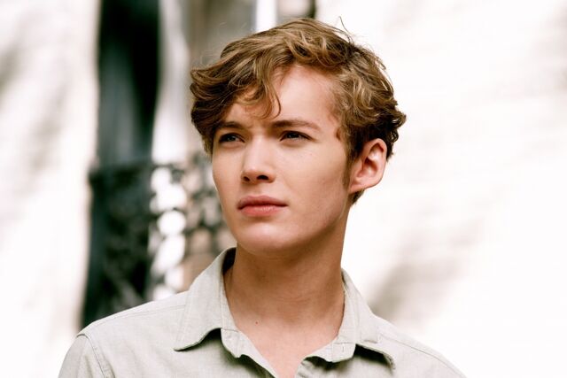 File:936full-toby-regbo.jpg