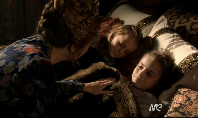 File:Reign-Recap-208-CatherineGhostTwins.png