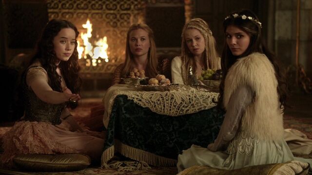 Plik:Reign S01E06 Chosen 1080p KISSTHEMGOODBYE 0780.jpg