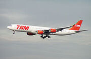 220px-TAM A340-500 PT-MSN FRA.jpg