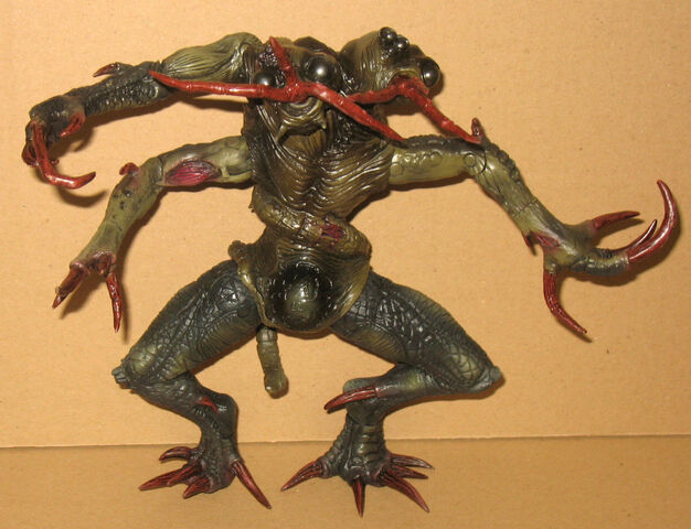 File:Moby Dick - BRAIN SUCKER figurine 1.jpg