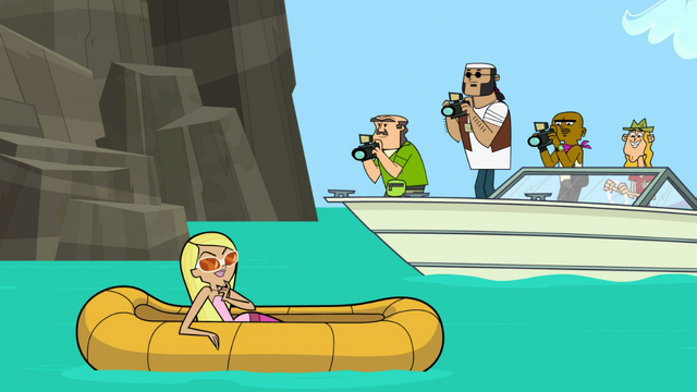 File:Dakota Getting Photographed-1-.png
