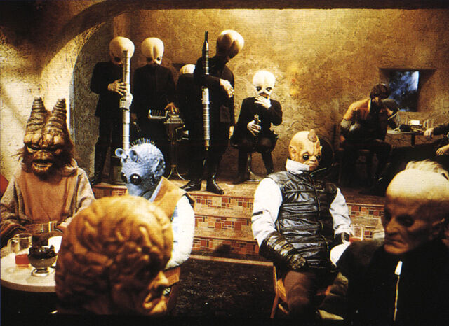 File:Cantina denizens 2.jpg