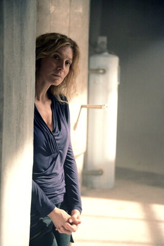 File:Revolution 1x10-8.jpg
