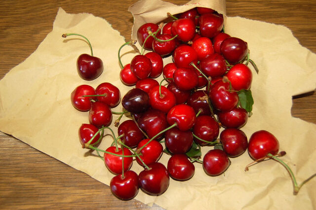 Datei:Rezeptewiki-Herzkirschen.jpg