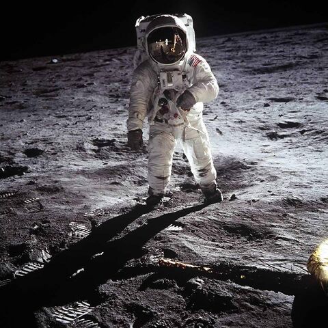File:MOON (MOON EP).jpg