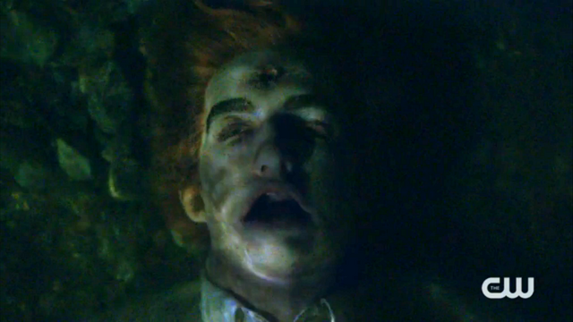 Plik:Season 1 Episode 1 The River's Edge Jason underwater.png