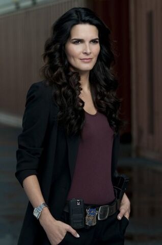 File:1x01-Pilot-Stills-rizzoli-and-isles-12616311-332-500.jpg