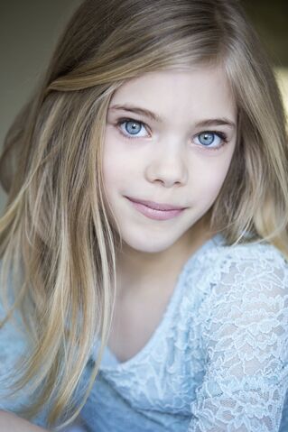 File:Elle McKinnon.jpg