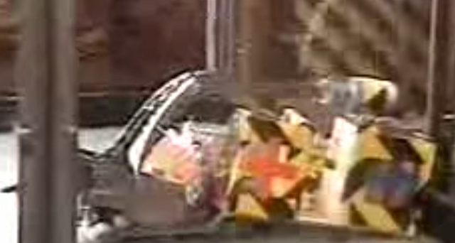 File:Venom battleing.png