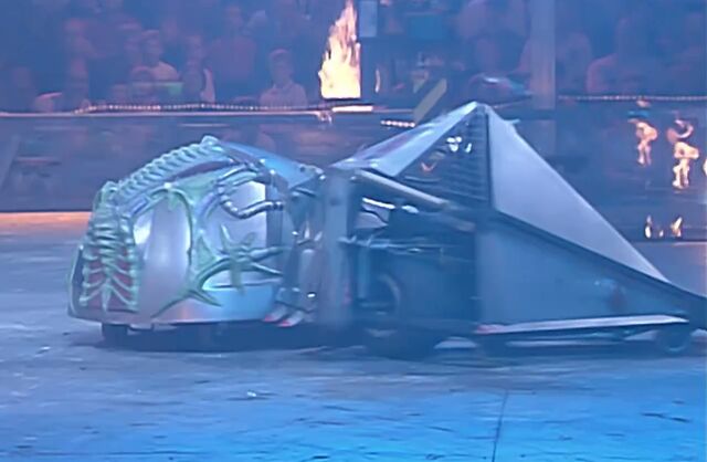 File:Darkedestroyer2wagglers.jpg