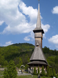 Bärsana Holzkirche.jpg