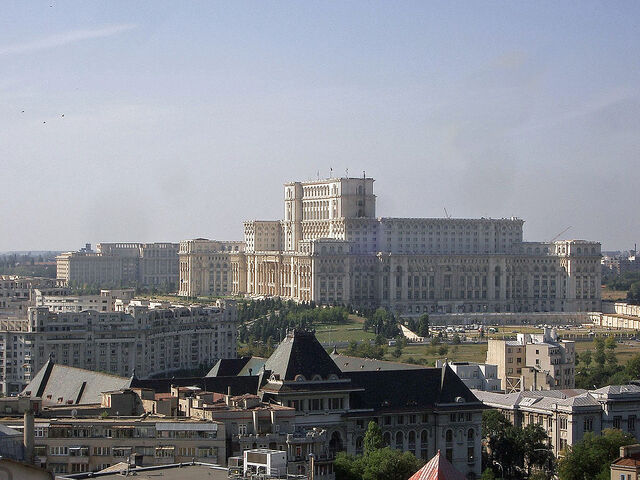 Fișier:Palatul Parlamentului b.jpg