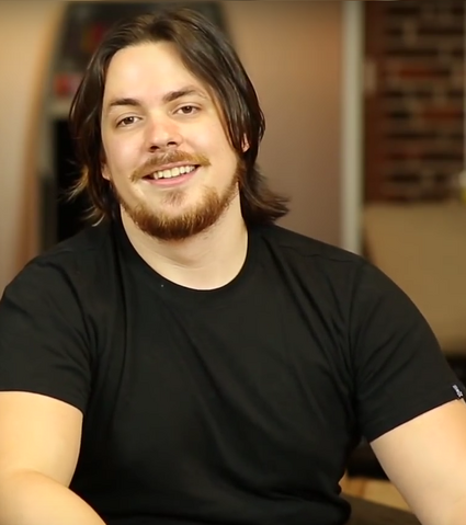 File:Arin Hanson.png