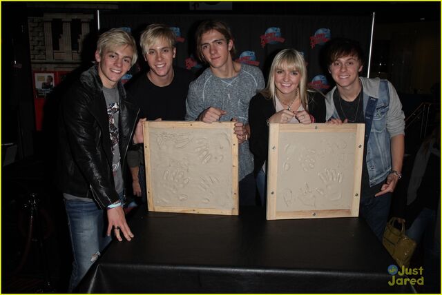 File:R5 Planet Hollywood (2).jpg