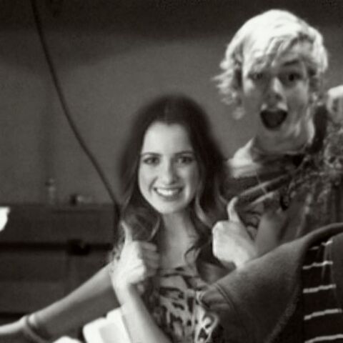File:Raura photo shop.jpg