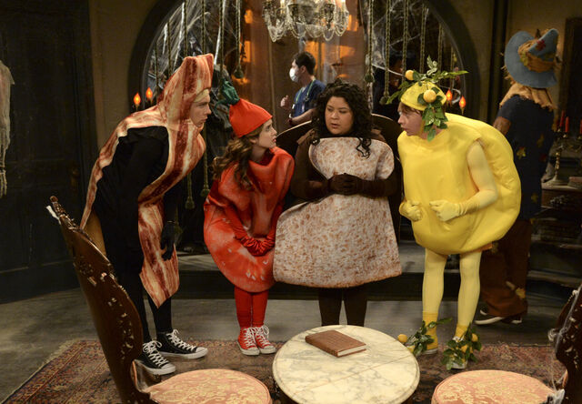 File:S4E15-ScarySpiritsAndSpookyStories-4.jpg