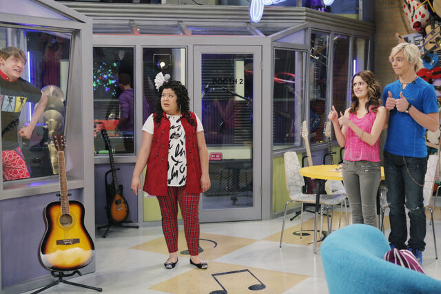 File:S4E08-KaraokeAndKalamity-2.jpg