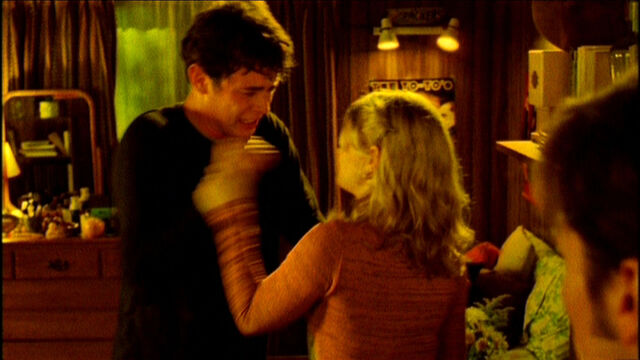 File:Roswell2x21 455.jpg