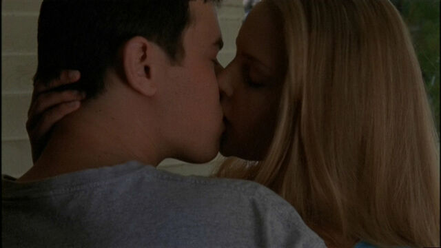 File:Roswell1x16 422.jpg