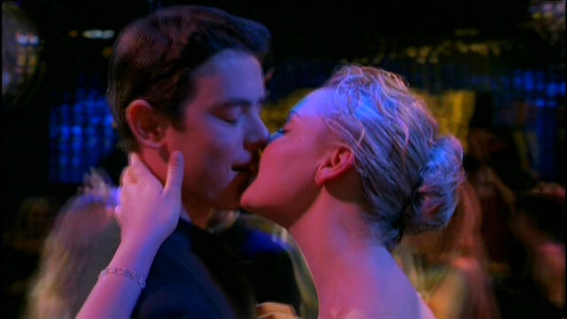 File:Roswell2x17 018.jpg