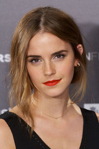 File:Emma-watson-freckles.jpg