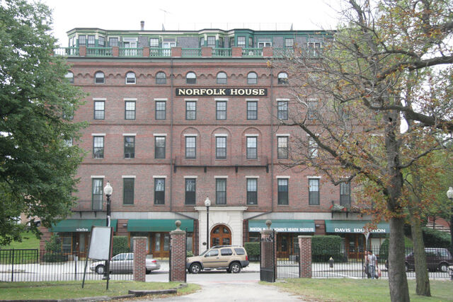 File:Norfolkhouse.jpg