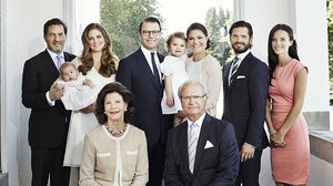 Schwedische Königsfamilie 2015.jpg