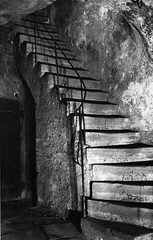 File:01sKellertreppe.jpg
