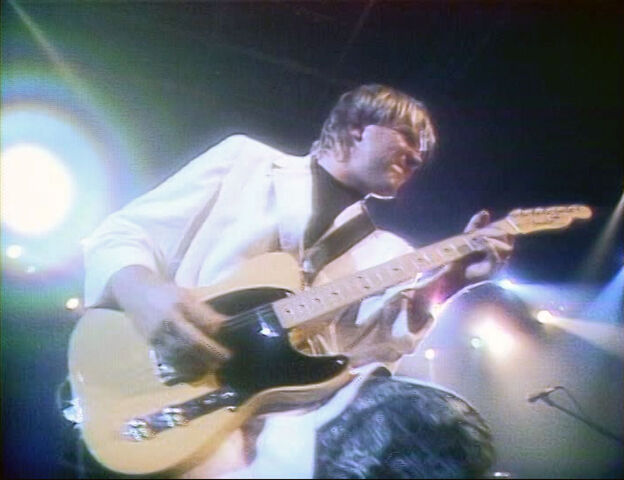 File:Fender Telecaster, Blonde.jpg