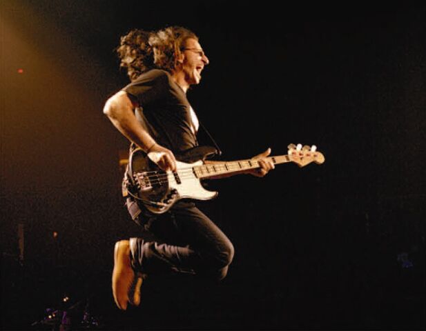 File:Snakes-and-arrows-live-12.jpg