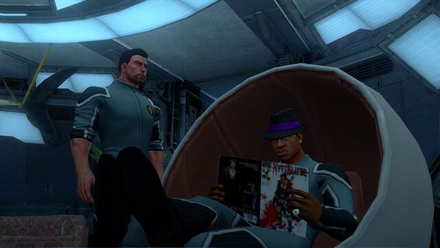 File:Pierce reading a Nyte Blade magazine.jpg