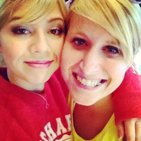 File:Jennette and Allison July 1, 2013.jpg