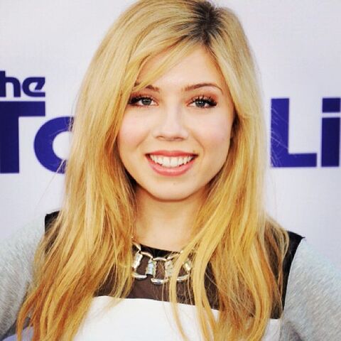 File:Jennette July 26, 2013.jpg