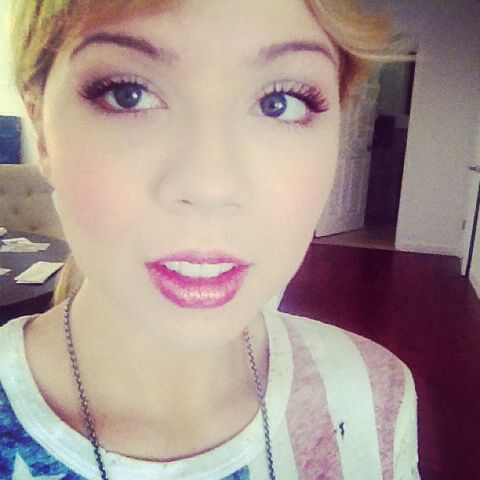 File:Jennette June 11, 2013.jpg