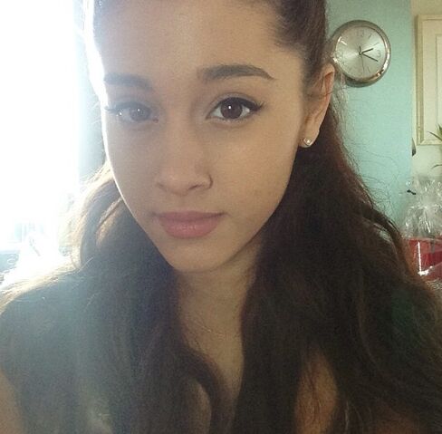 File:Ariana headshot without filter.jpg