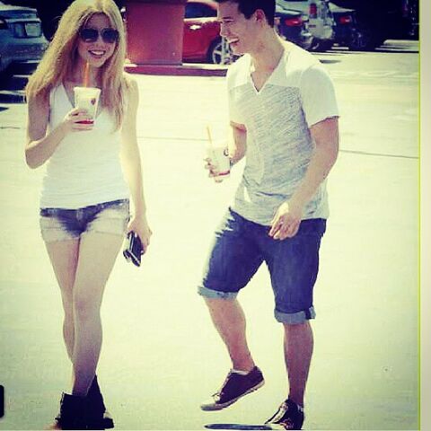 File:Jennette and Colton June 28, 2013.jpg