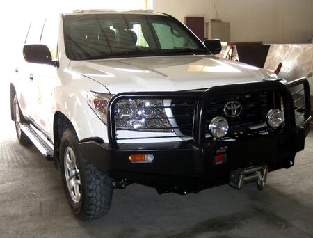 The-Armored-Group-Toyota-Landcruiser-200
