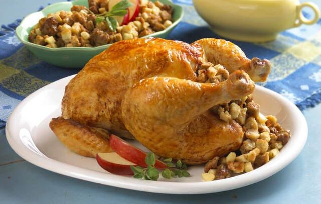 File:670x427-4080x4080-apple-sausage-stuffed-chicken.jpg
