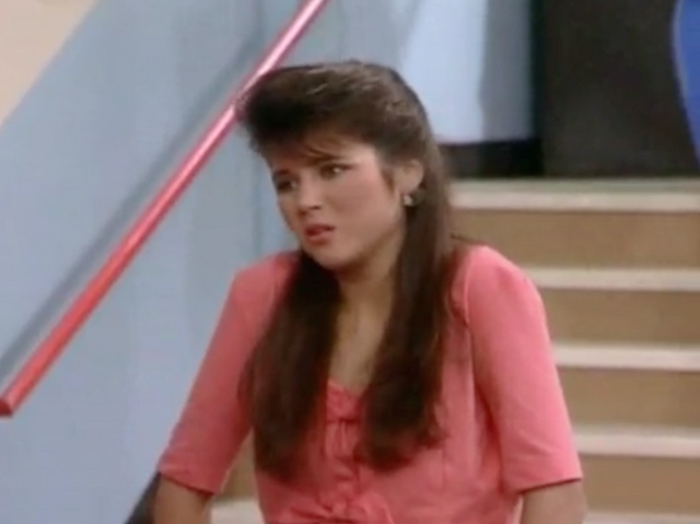 File:S2 E1 - The Prom -19 kelly.png
