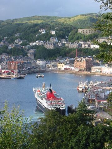 File:Oban harbour 14839d.jpg