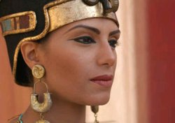 Nefertiti-01-goog.jpg
