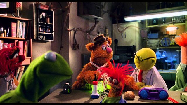 File:Muppets from space preview.jpg